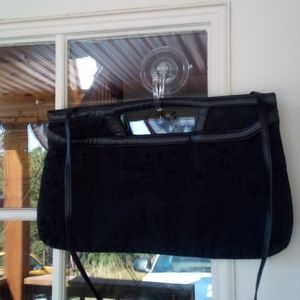 Mitzi Large Black 🖤 Clutch